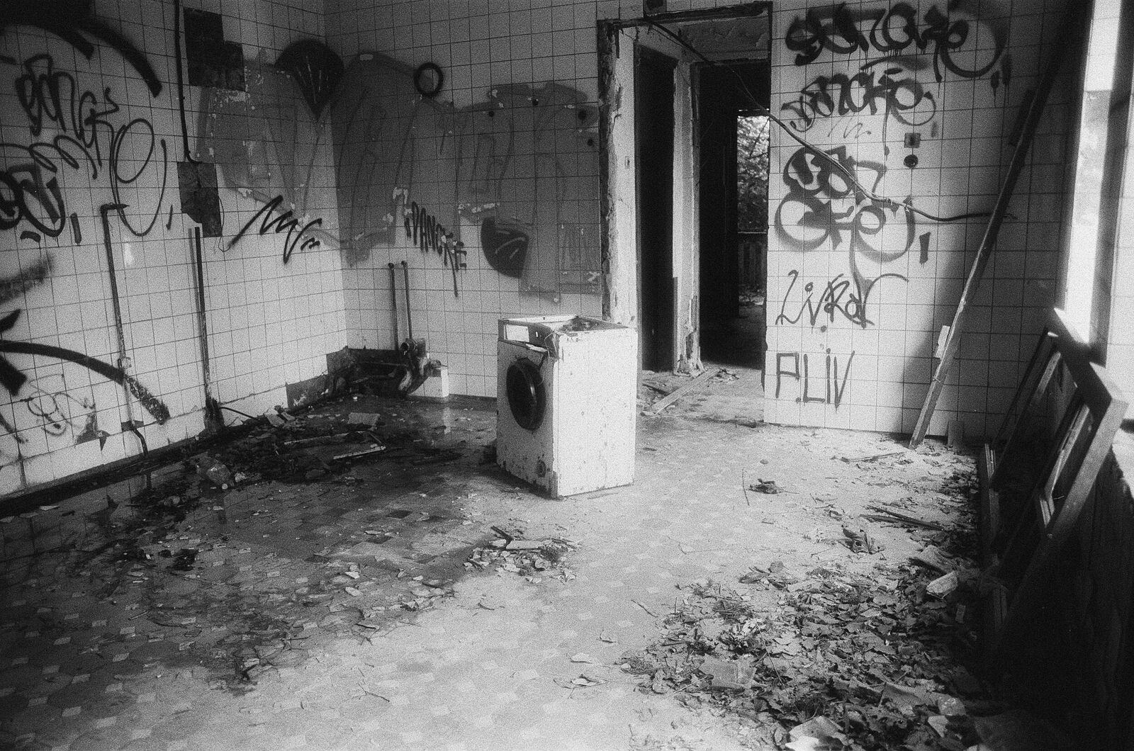 Ekaterina Kobzar. Abhazia/Armenia. Без названия